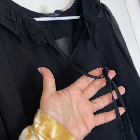 Forever 21 Sheer Chiffon Sleeved Blouse with Tie - Picture 2 of 7